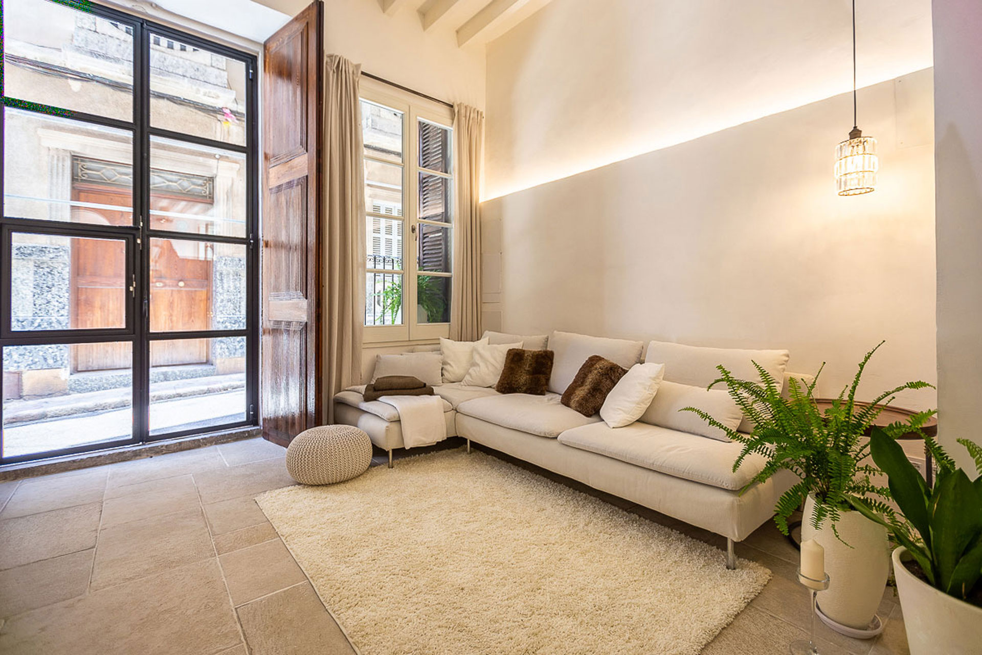 airy and bright living room in soller