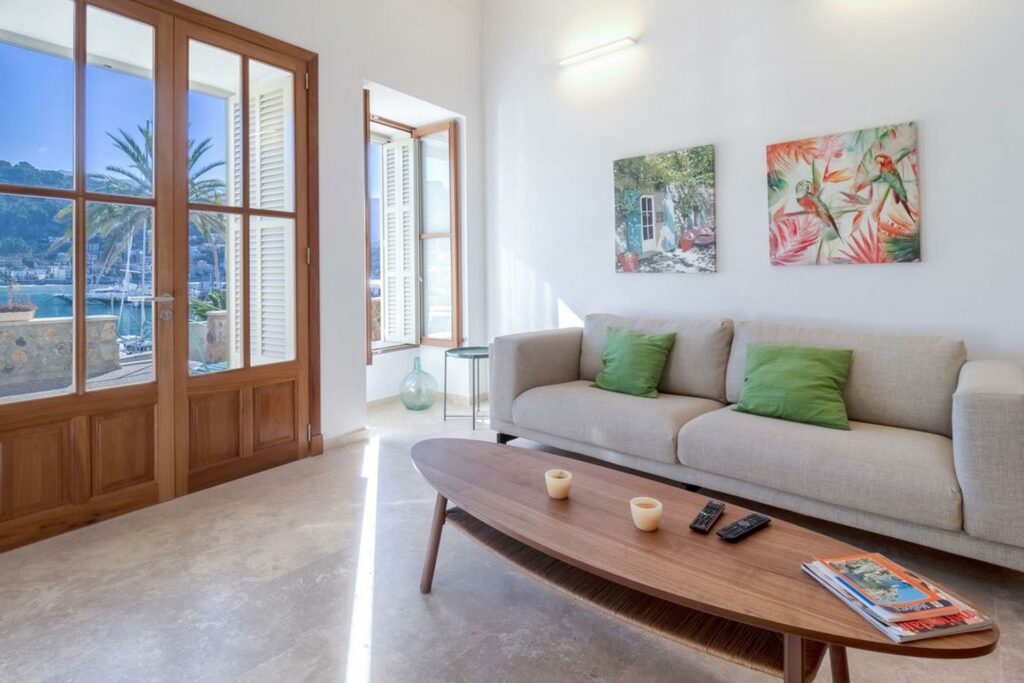 Living room - Townhouse completely refurbished with stunning views to the sea