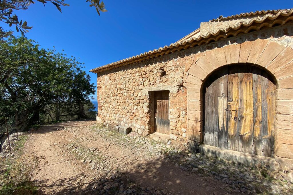 house to reform in soller